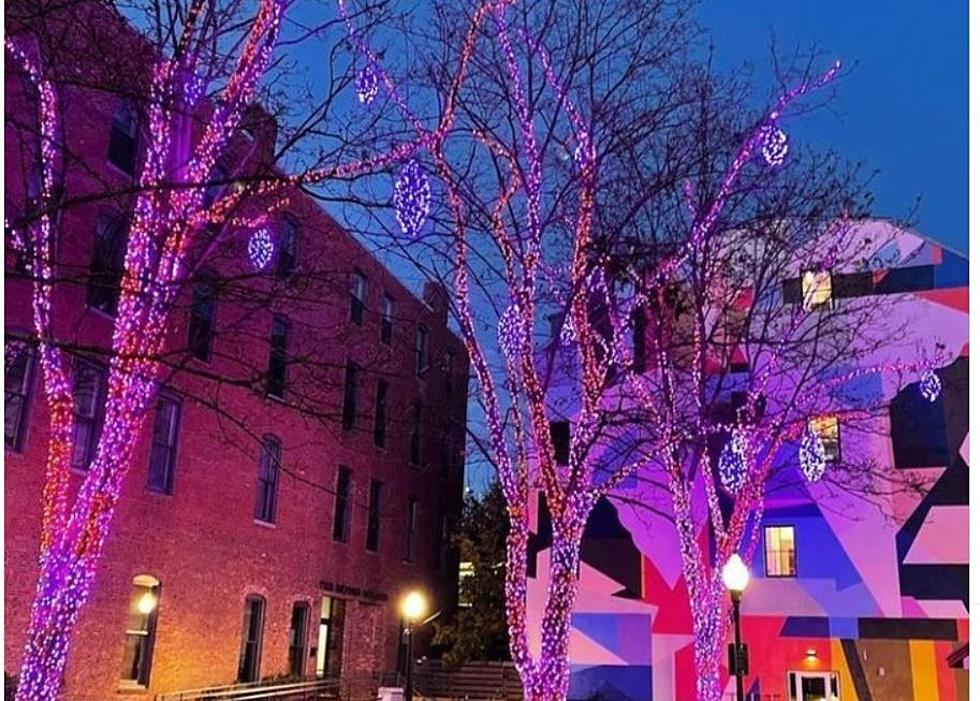 10 Places to See Amazing Christmas Light Displays in Maine