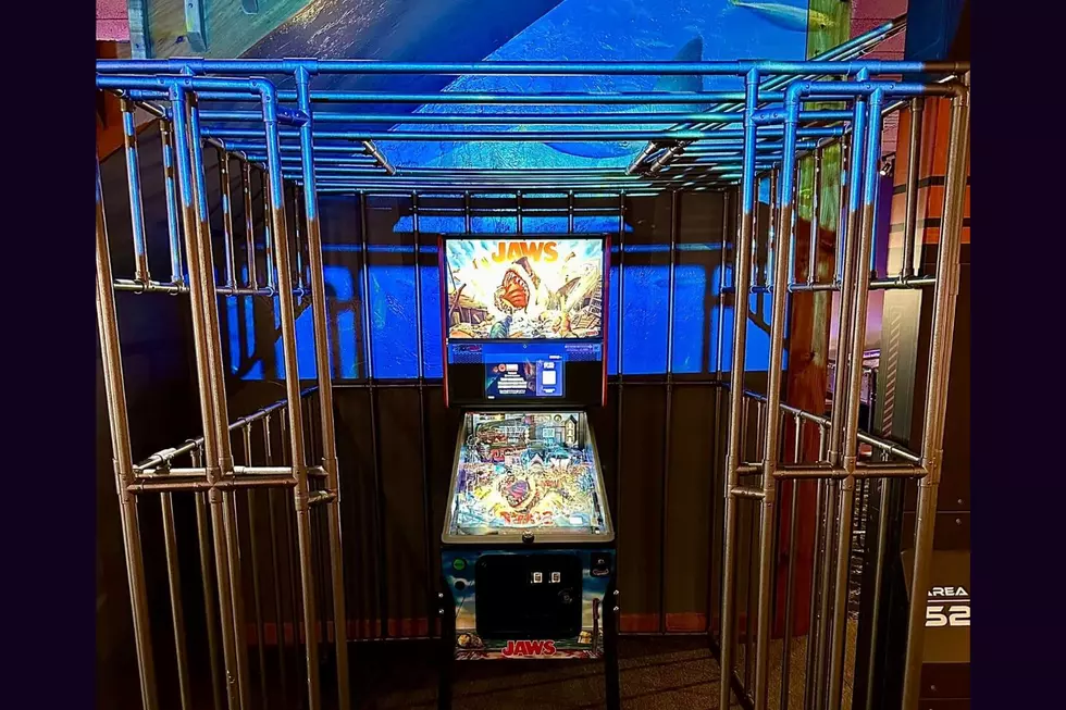 You Can Play ‘Jaws’ Pinball Inside a Shark Cage at This New Hampshire Arcade