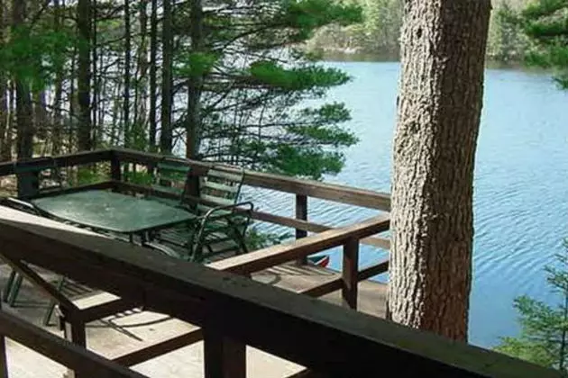 Enjoy an Idyllic Maine Vacation at This Lake Arrowhead Rental! [PICS]