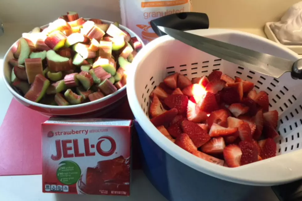 This Maine Aunt's Strawberry Rhubarb Jam Recipe Is The Best
