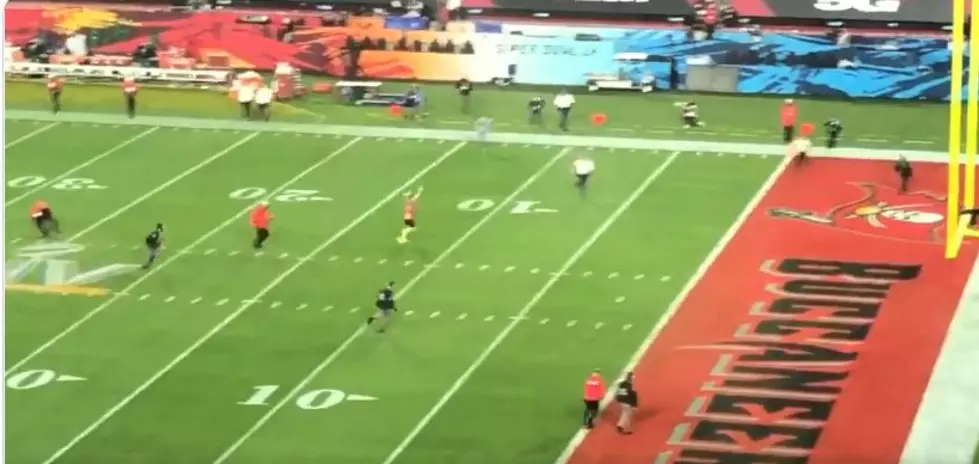 Full Video of the Super Bowl Streaker They Didn’t Show on Maine TV
