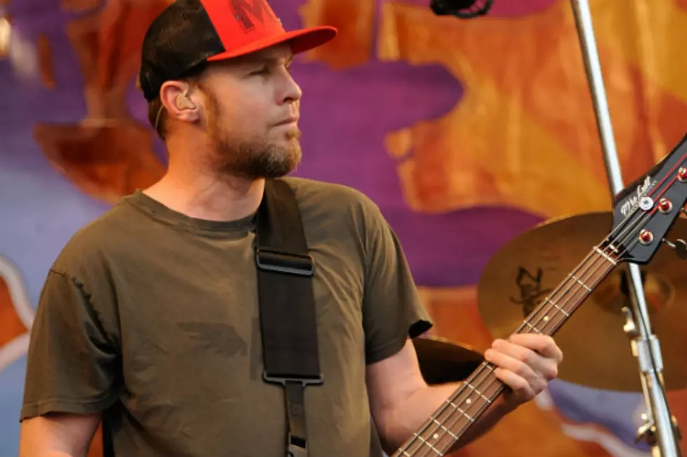 Jeff Ament of Pearl Jam Breaks Fan’s Nose During Basketball Game