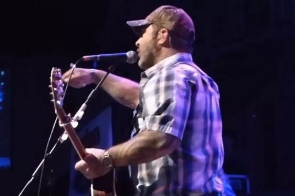 Aaron Lewis of Staind Goes Off on a Guy in the Crowd [VIDEO]