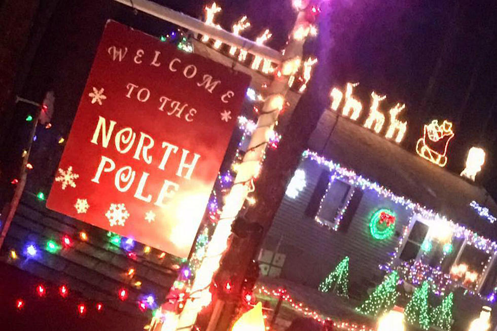 If You Can’t Make It To The North Pole, Visit This House In North Waterboro Instead