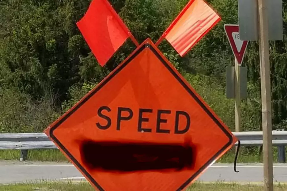 There’s A Construction Sign In Maine That Might Be Hitting On You