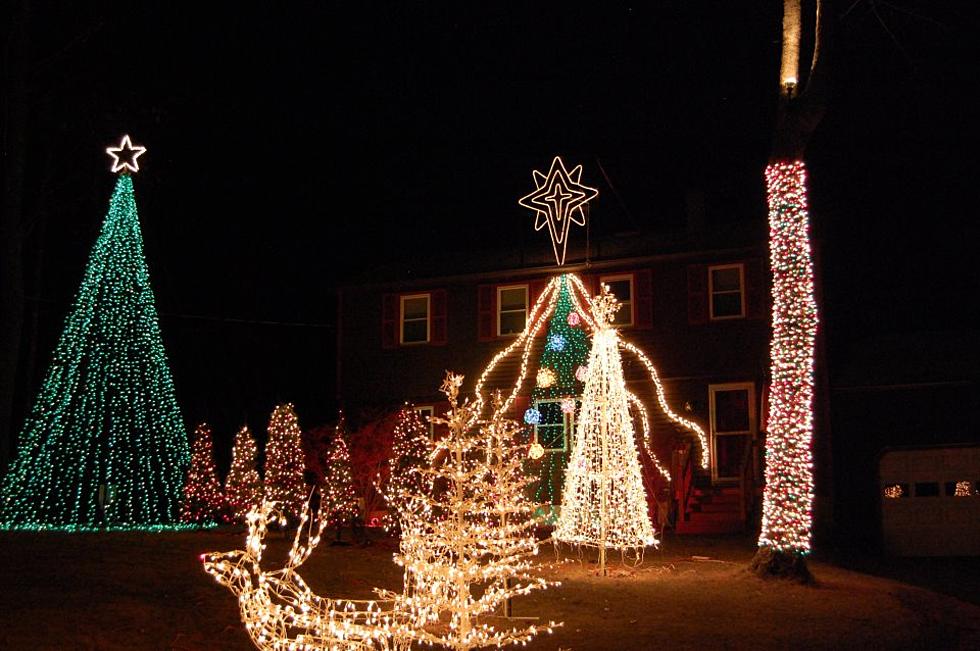 Get In The Christmas Spirit With This Incredible Light Display At A Home In Wells