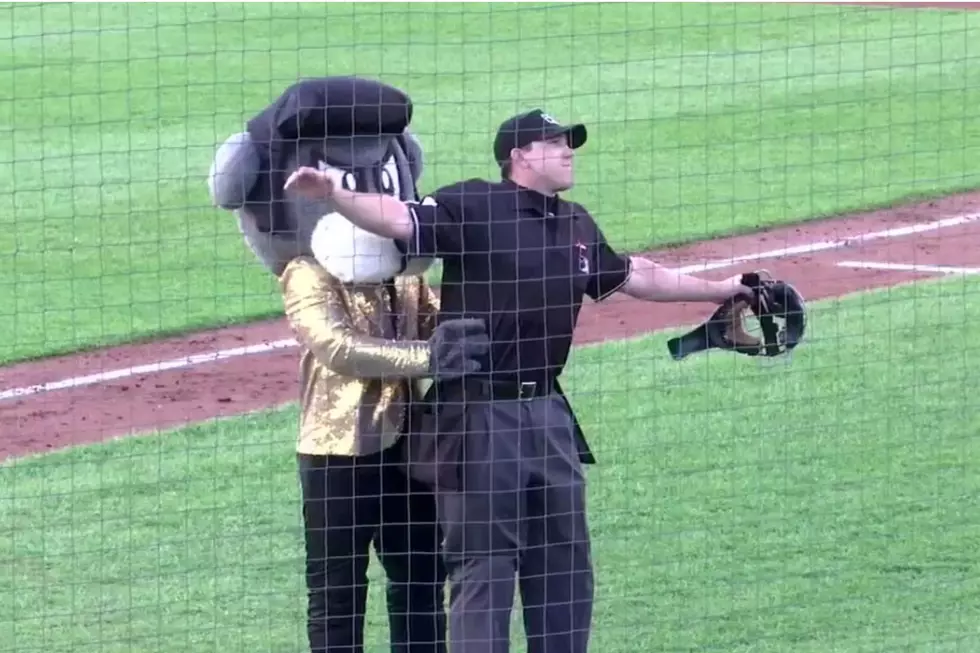 WATCH: Slugger The Sea Dog And An Umpire Reenact A Famous Scene From ‘Titanic’