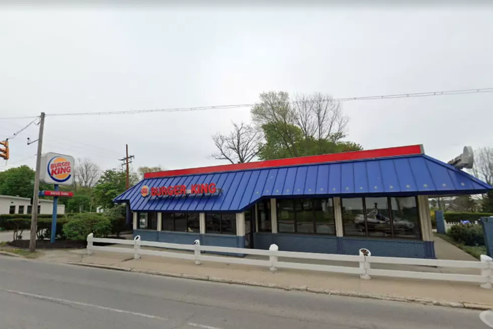 Maine Man Thinks He’s Found Love At Burger King Until Angry Boyfriend Chirps Back On Craigslist
