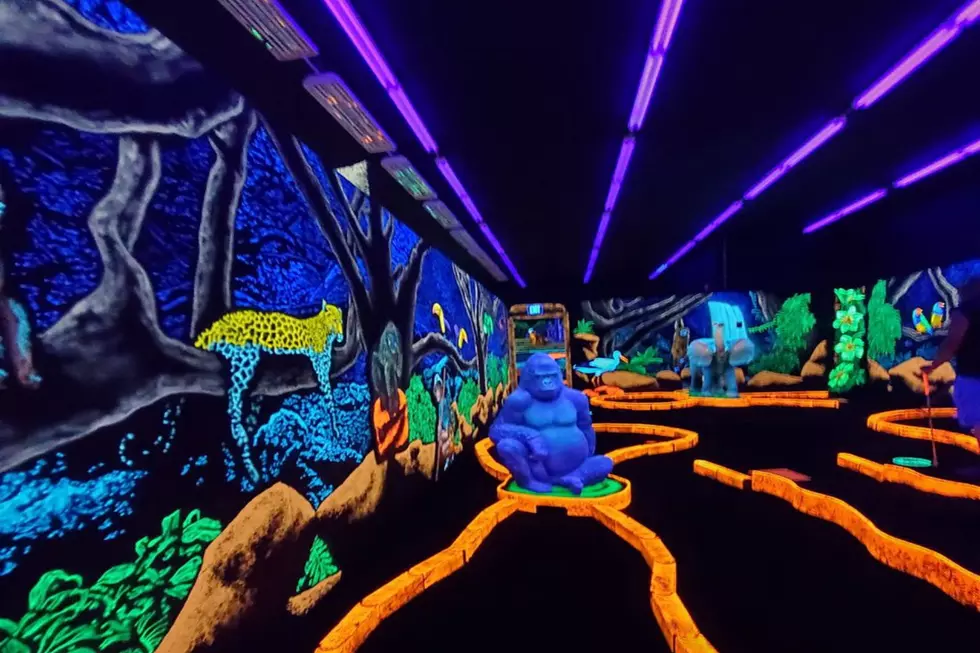 Escape It All At This Neon Lit Indoor Mini-Golf Course In Maine
