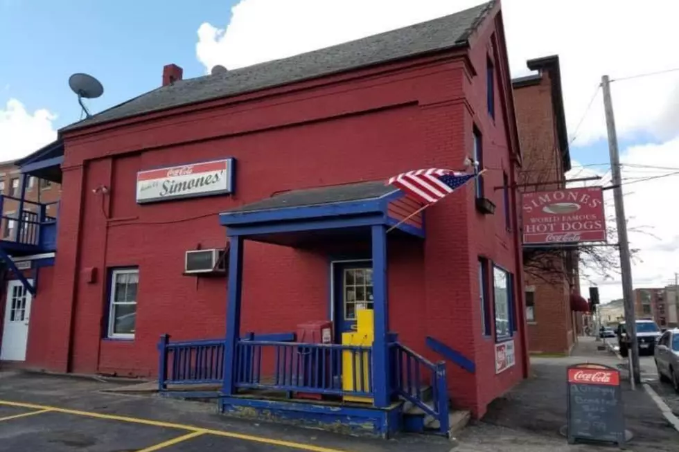 One Of The World's Best Hot Dog Stands Is Right Here In Maine