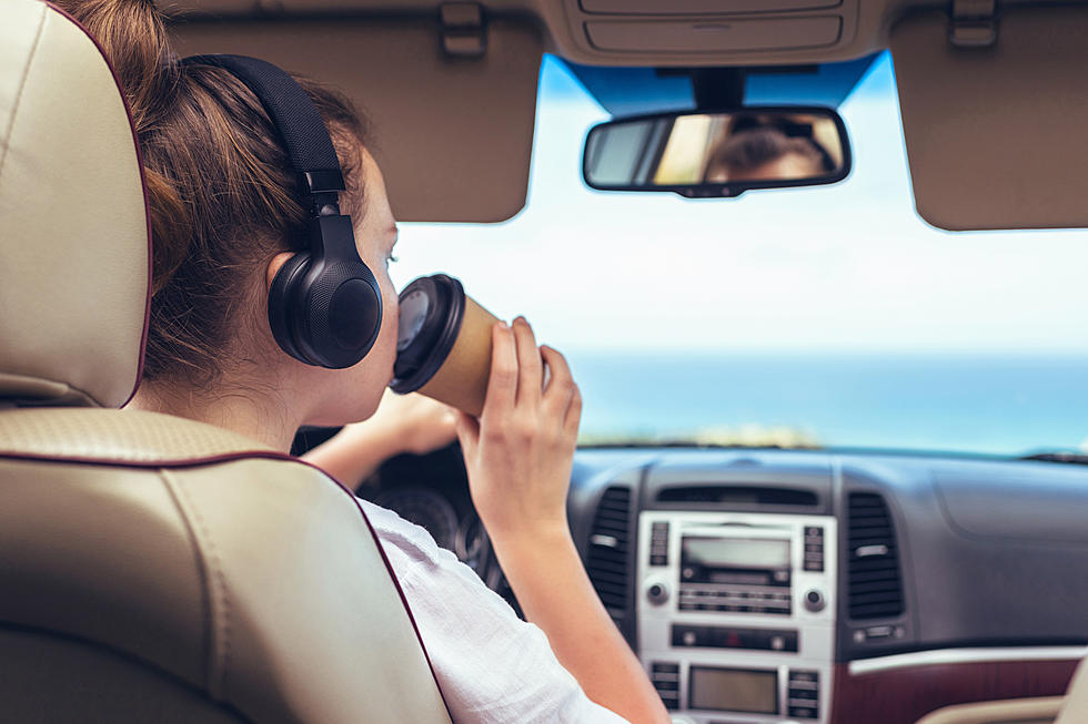Is It Illegal in Maine to Drive While Wearing Headphones?