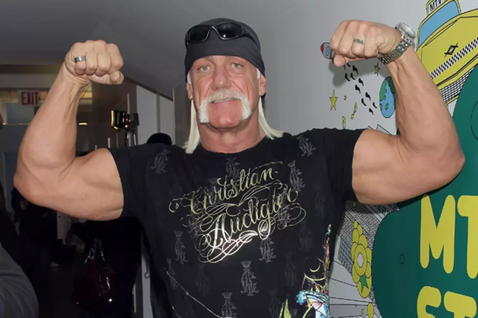 Hulk Hogan Supports The New England Patriots [VIDEO]