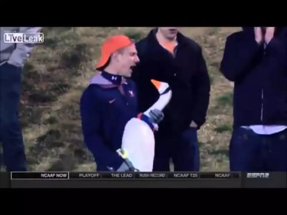 Guy Sings ‘Don’t Stop Believin’ To A Goose At A College Football Game [VIDEO]