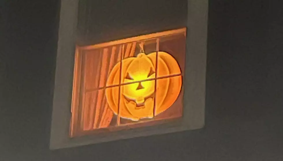 The Lone Pumpkin That Won a NH Halloween Decorating Contest