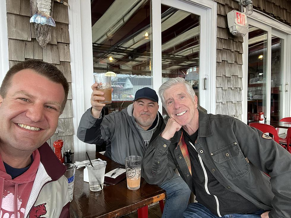 ‘Dancing with the Stars’ Host Tom Bergeron Grabs Some Seafood in New Hampshire