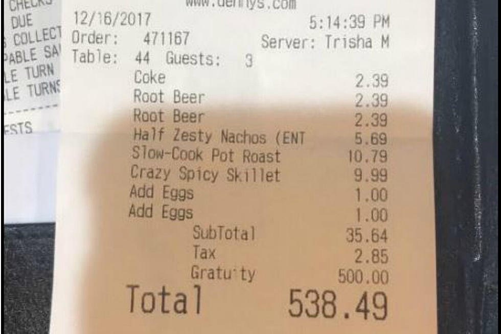 A Generous Tipper Saved This Mother’s Christmas At The Denny’s In Ellsworth, Maine