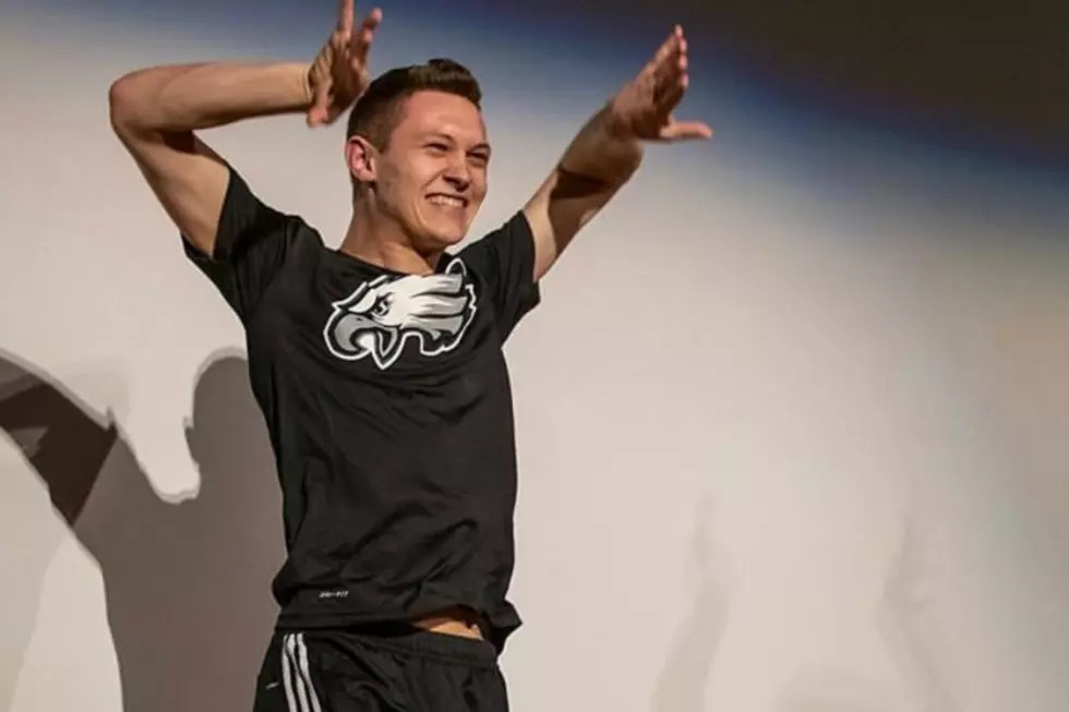 Rochester, NH Man Named The First Male Cheerleader In Eagles History