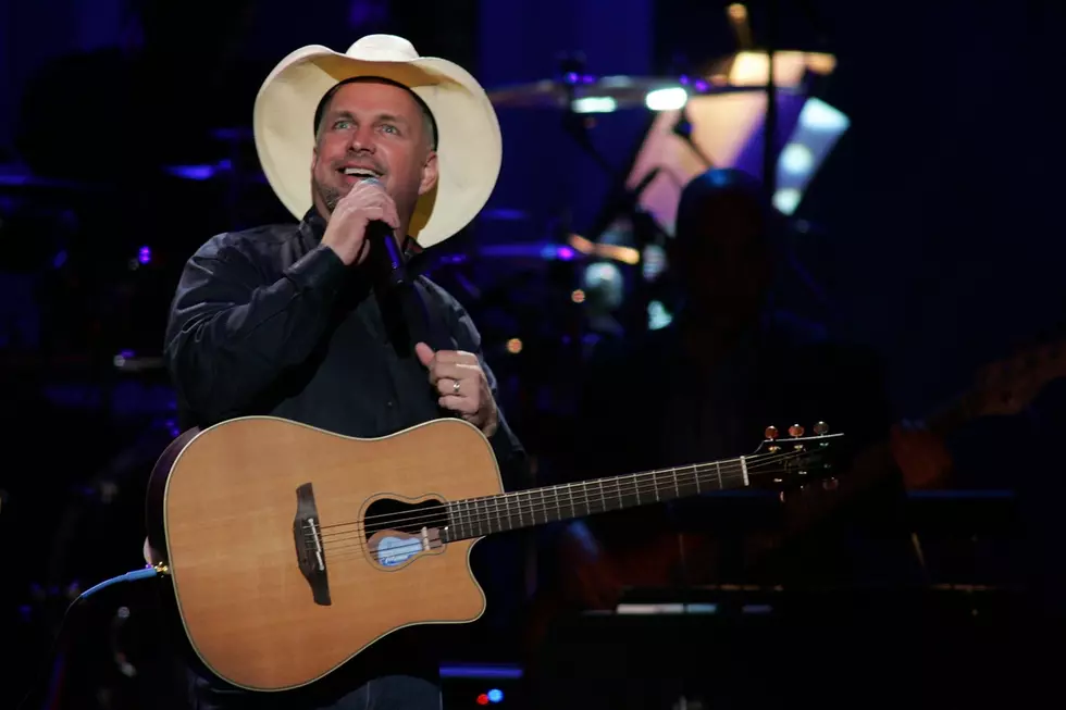 Everything You Need to Know About Garth Brooks MA Dive Bar Show