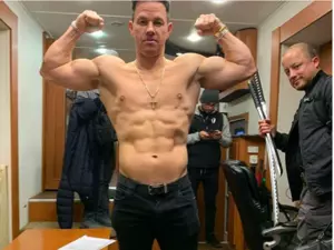 New England&#8217;s Own Mark Wahlberg Post Shirtless Pic and It&#8217;s Insane