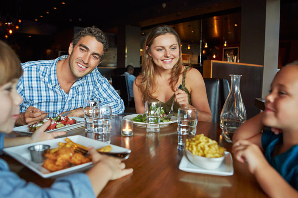 Going Out To Eat? Here's What Not To Do