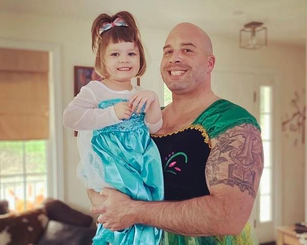 Sweet Dad from Nottingham, NH, Dressed up Like Anna from Frozen to Cheer His Daughter Up