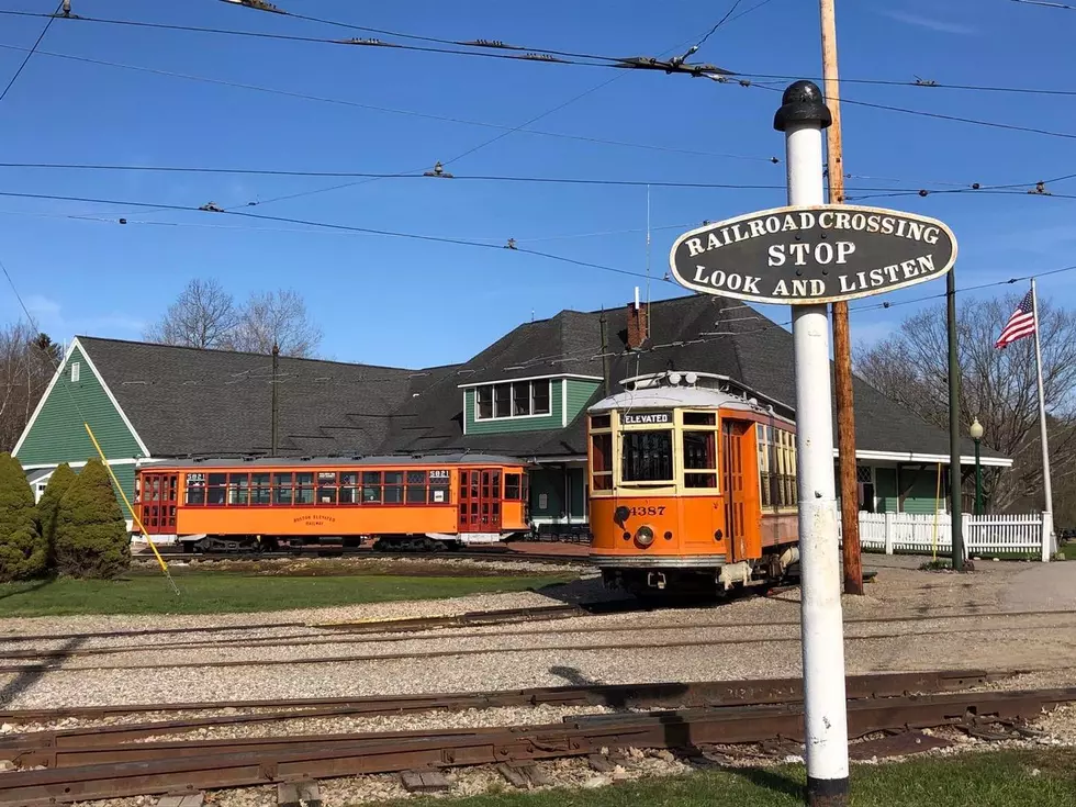 Moms Get in Free on Sunday to Trolley Museum in Kennebunkport, ME