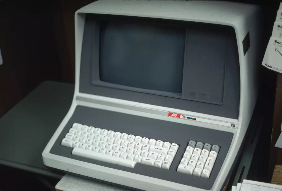 What Tinder Would Have Looked Like in the 80s [VIDEO]