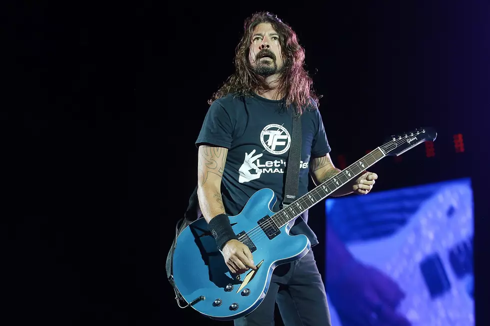 Dave Grohl Invites Fan to Play Drums!
