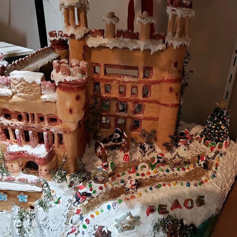 Gingerbread House Pays Tribute to Newburgh’s Bannerman Island