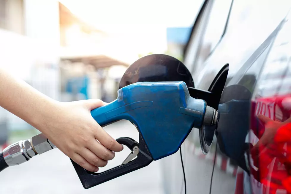 When You Borrow a Car, Should You Refill the Gas Tank Upon Return?