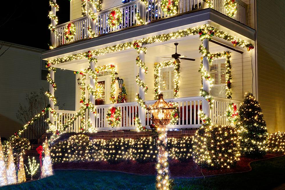 Hudson Valley, How Long is Too Long to Keep Up Christmas Lights?