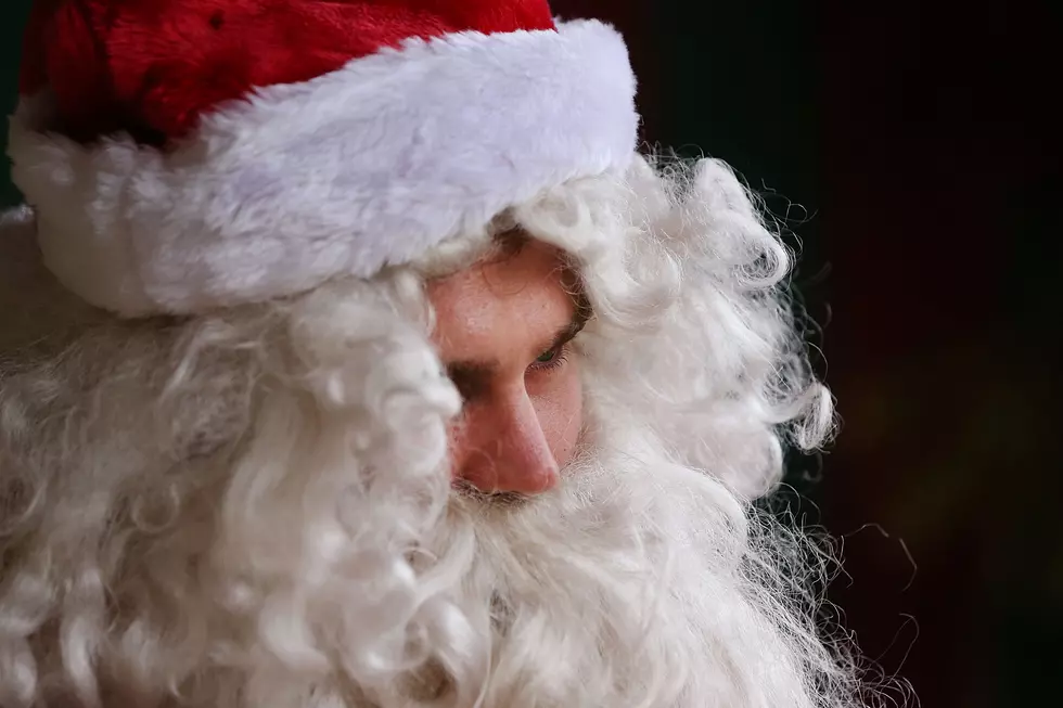 Hypnotize yourself into believing in Santa! [Video]