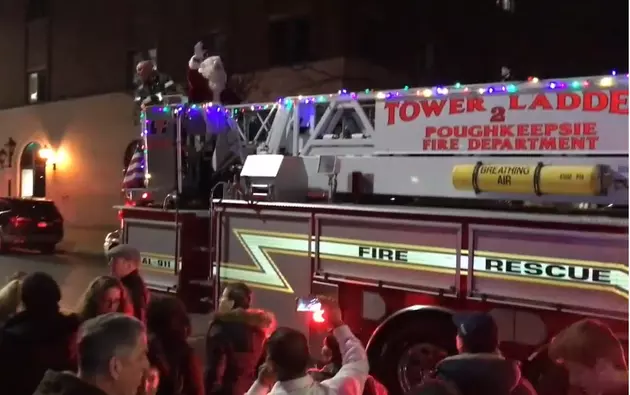 Poughkeepsie&#8217;s Christmas Parade in Just 2.5 Minutes