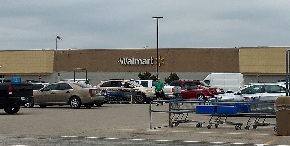 Woman Hit the In Face With 10 Pounds of Packaged Meat During Walmart Fight