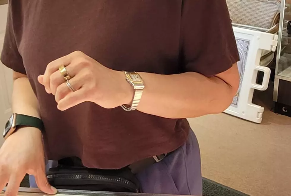 Netflix Star Shops for $5,000 Watch Sporting Fanny Pack in Beacon