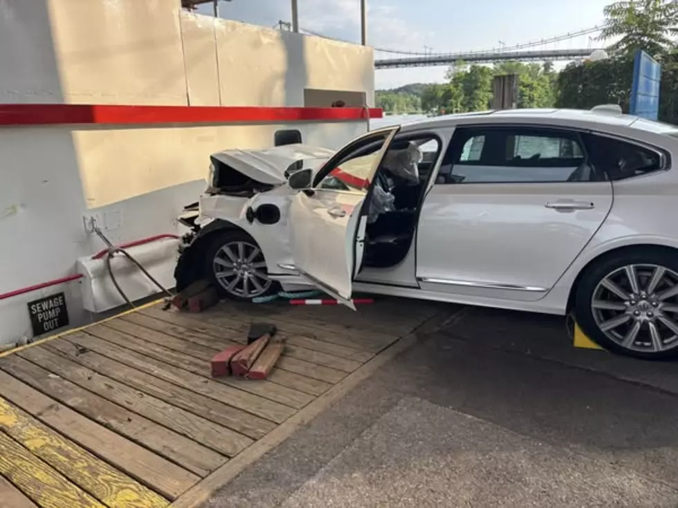 Car Crashes Into Popular Sightseeing Boat at Rondout in Kingston