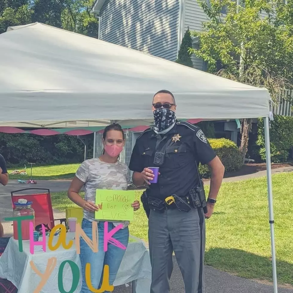 Ulster County Deputy Stops by Evie’s Lemonade Stand
