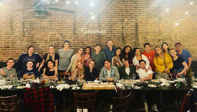 &#8216;Pretty Little Liars&#8217; Cast Spotted Dining in Kingston