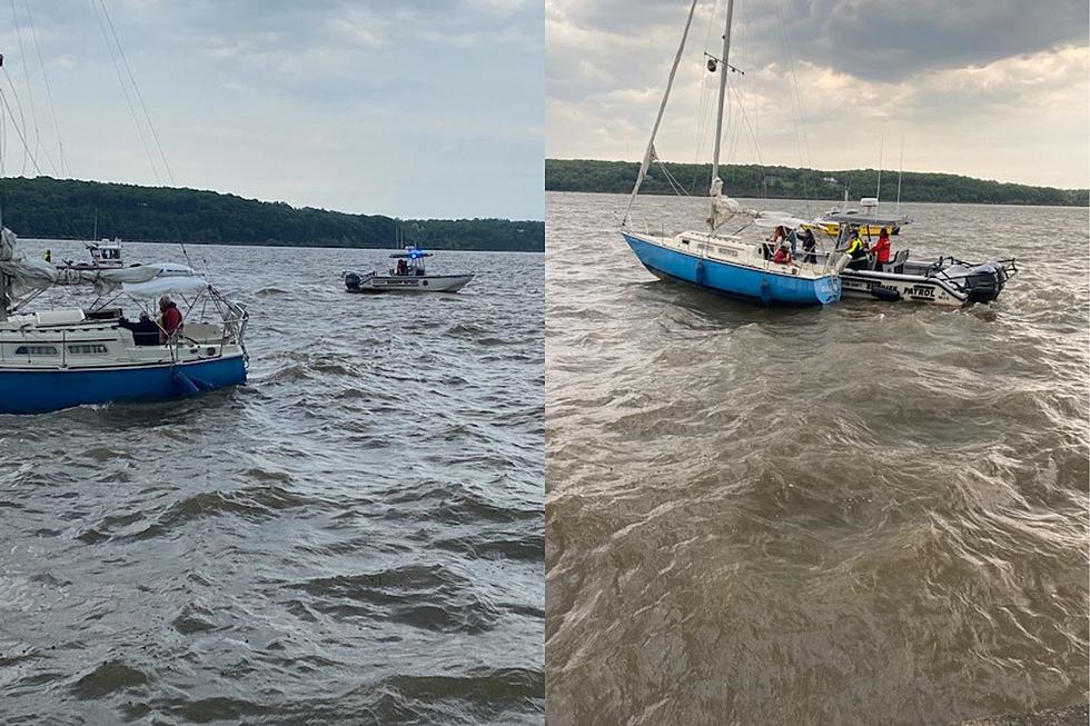 Boat Rescue on New York's Hudson River After Engine Failure