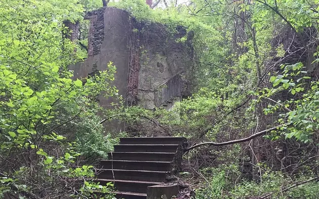 Eerie Expedition: Discover 6 Hudson Valley Hikes Leading to Haunting Ruins