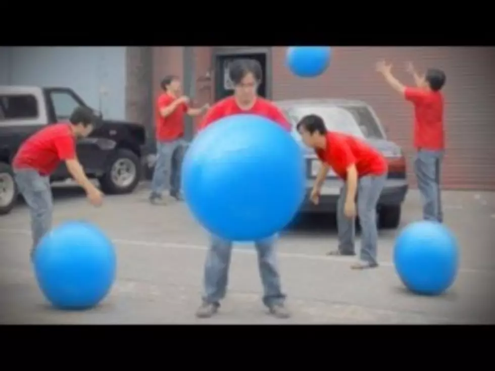 Big Blue Ball Machine &#8211; Amazing
