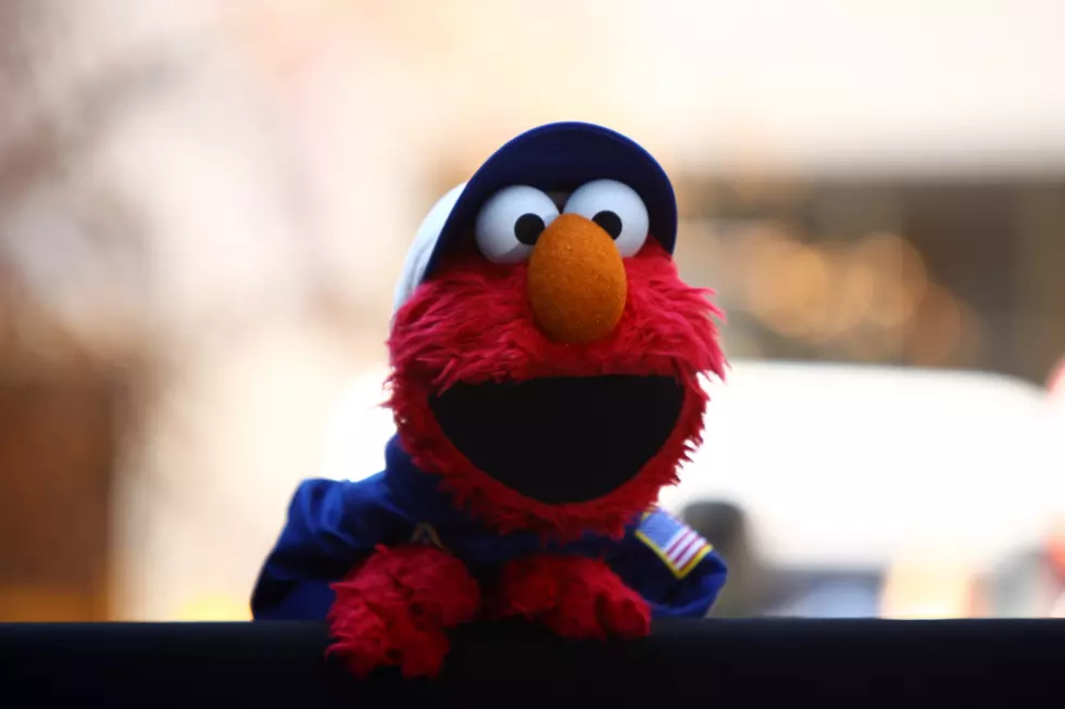 Elmo Hilariously Orders Food at Taco Bell Drive-Thru