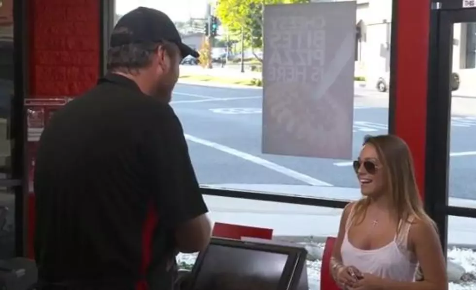 Blake Shelton and Pizza Hut Want You To &#8216;Meet Stephen&#8217; [VIDEOS]