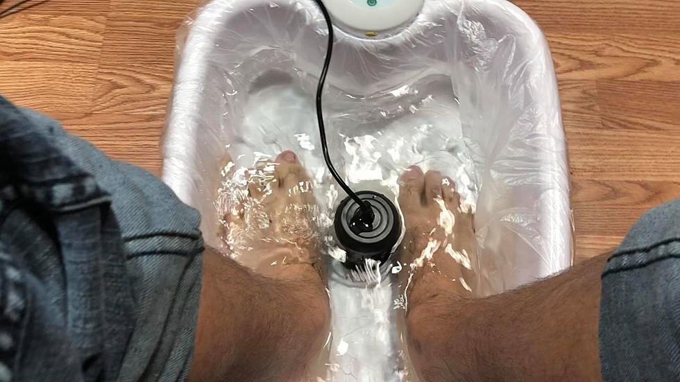 Travis Gets A Foot Detox Bath [VIDEO]