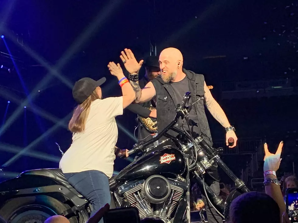 Remember When Brantley Gilbert Invited Tristate Girl On Stage At The Ford Center?