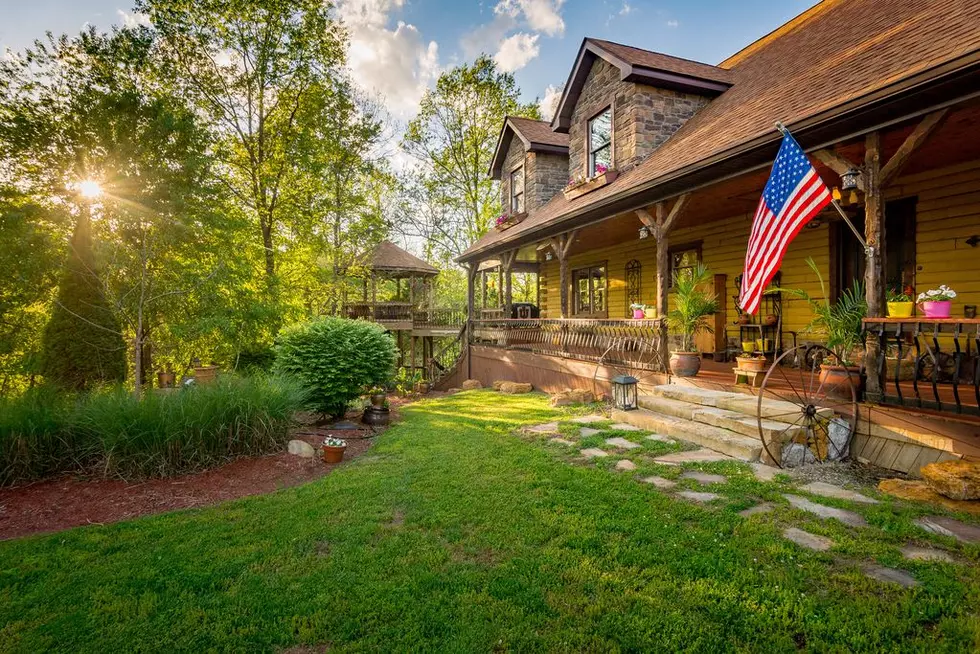 Escape the Noise of Life at This Secluded Cabin in Henryville, Indiana