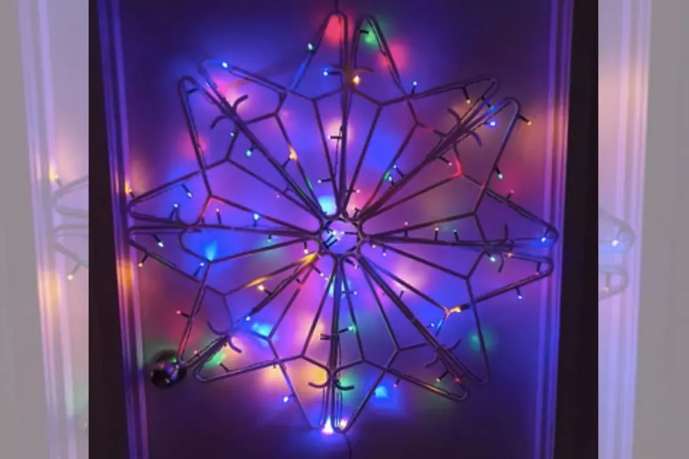 How To Make A Beautiful DIY Snowflake Christmas Decoration