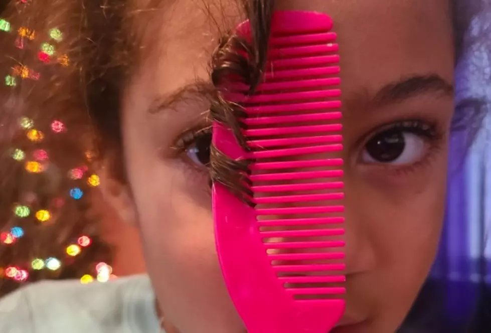 Indiana 4-Year-Old Gets Comb Stuck In Hair and Her Reaction Is Too Funny [VIDEO]
