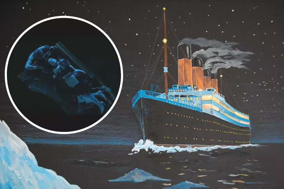 You Can Get a Pool Float Inspired by THAT Door from “Titanic”