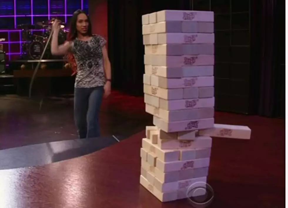 [VIDEO] Peoria Woman Does Impressive &#8220;Bar Trick&#8221; on The Late Late Show